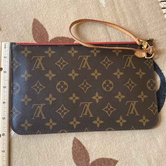Authentic Louis Vuitton Monogram Pochette Wristlet Clutch LV - Picture 12 of 15